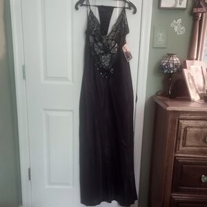 Elegant Plumb Lace Lingerie